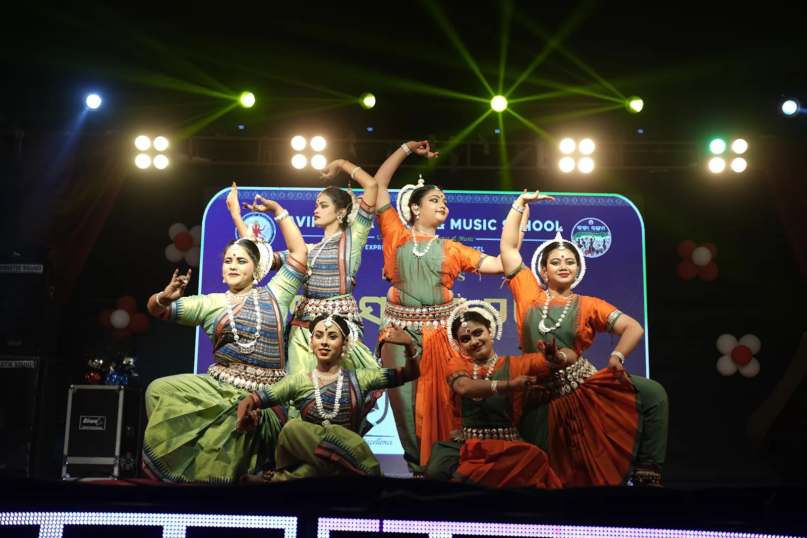 Group Odissi performance by Avinayana students